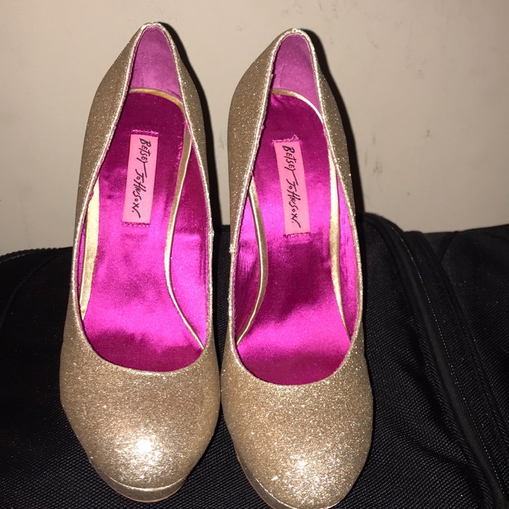Gold glitter Betsey Johnson heels